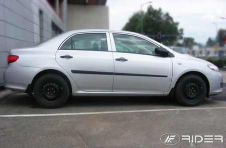 Toyota Corolla listwy boczne