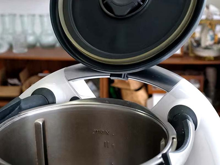 UCHWYT NA POKRYWĘ GARNKA KLIPS MOCOWANIE DO ROBOTA KUCHENNEGO MULTICOOKERA