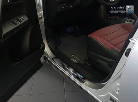 Toyota Rav4 IV Zestaw - Czarna nakładka na zderzak tylny + nakładki progowe - czarne)